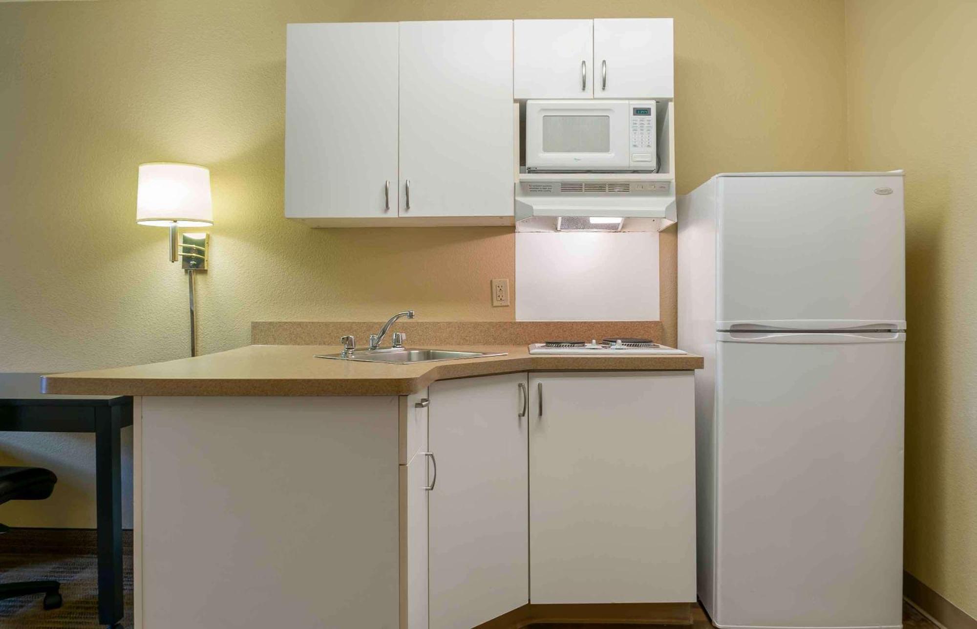 Extended Stay America Suites - Detroit - Metropolitan Airport Romulus Exterior photo