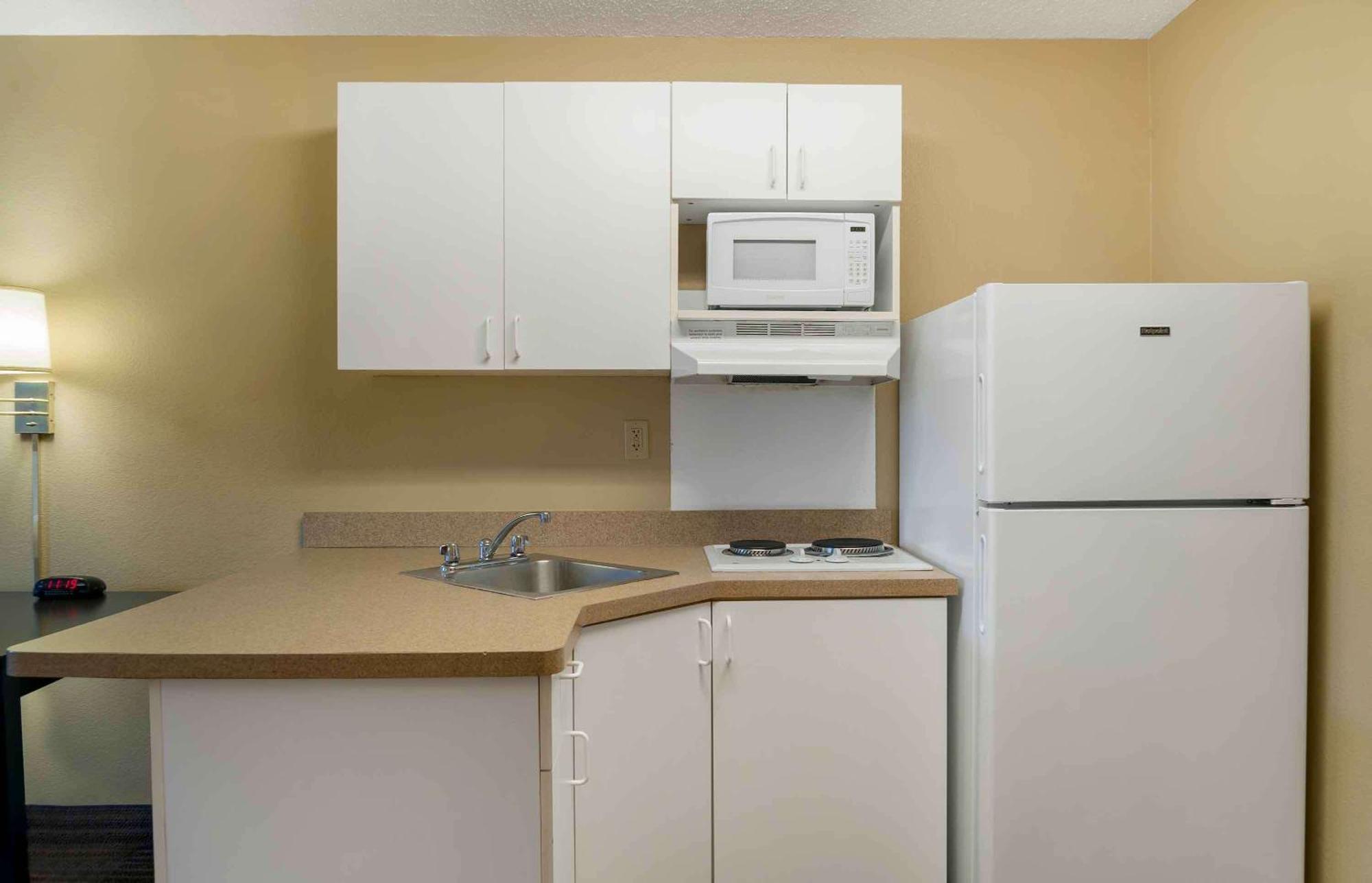 Extended Stay America Suites - Detroit - Metropolitan Airport Romulus Exterior photo