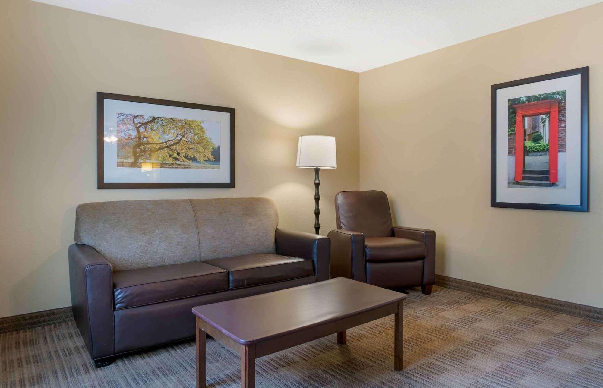 Extended Stay America Suites - Detroit - Metropolitan Airport Romulus Exterior photo