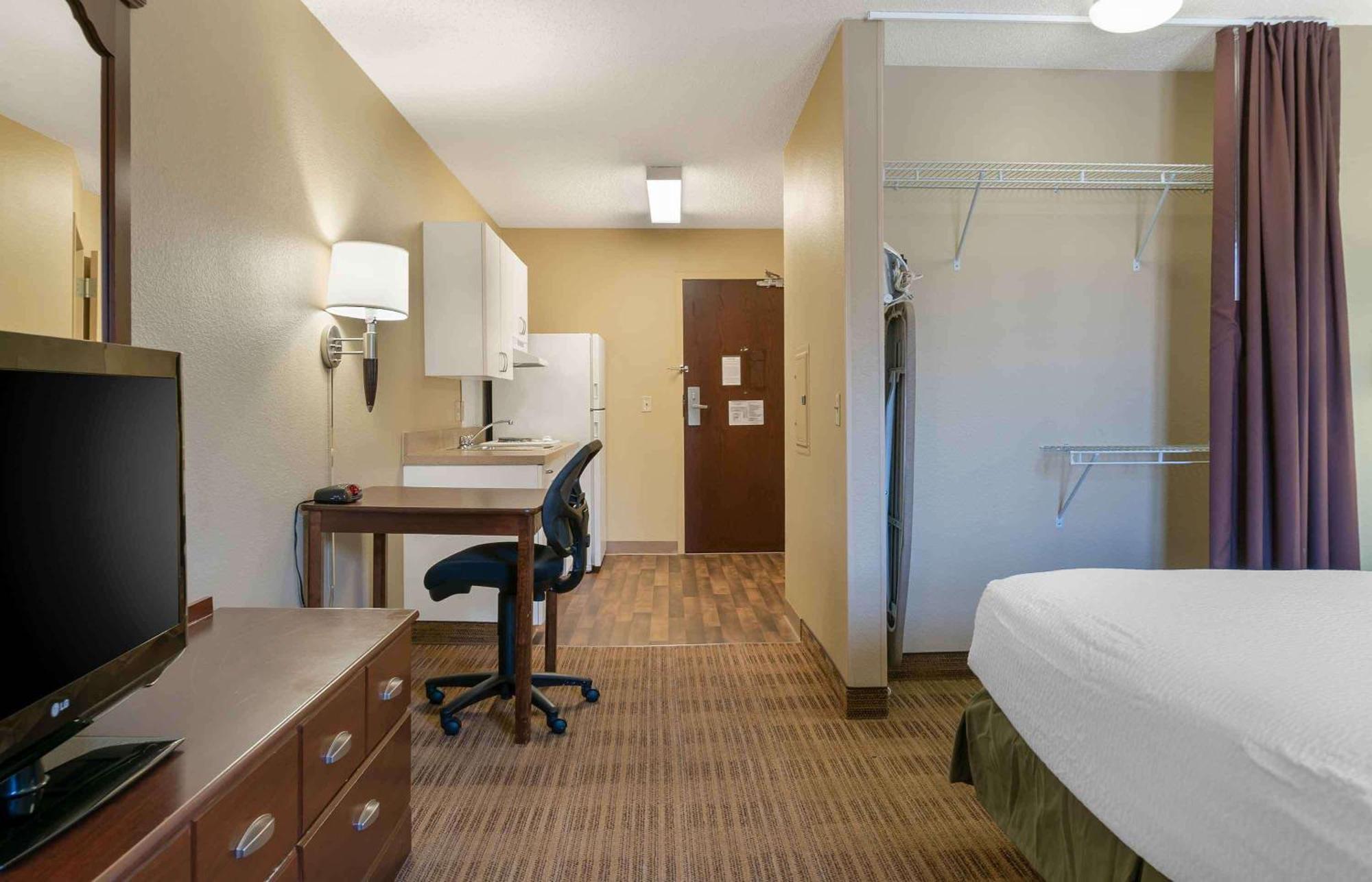 Extended Stay America Suites - Detroit - Metropolitan Airport Romulus Exterior photo