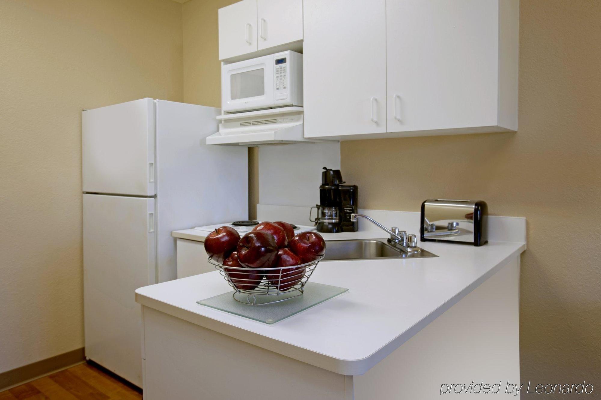 Extended Stay America Suites - Detroit - Metropolitan Airport Romulus Exterior photo